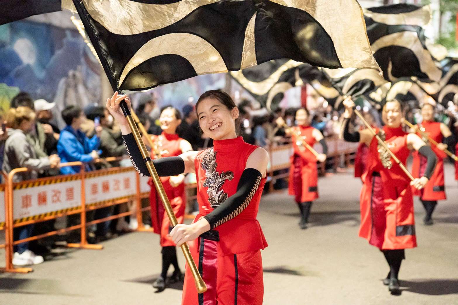 オレンジの悪魔」と「エメラルドナイツ」 台湾で初めて“街頭で夢の共演
