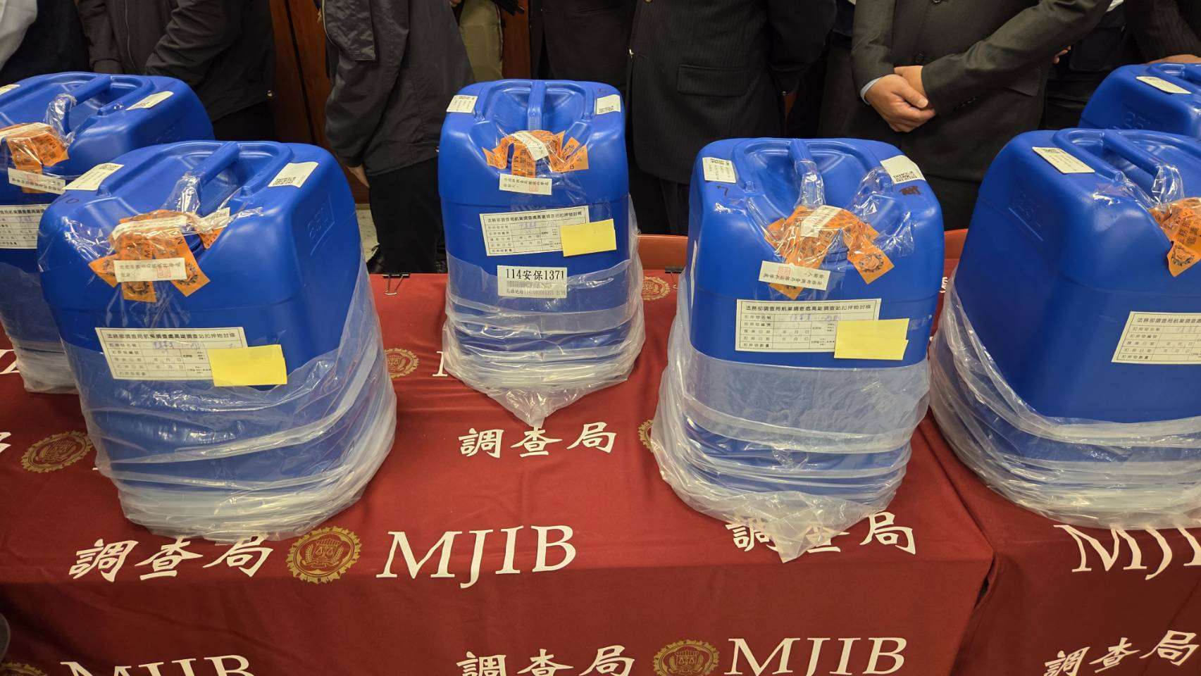 圖為第四級毒品先驅原料1-甲基苯基-1-丙酮。(劉玉秋 攝)