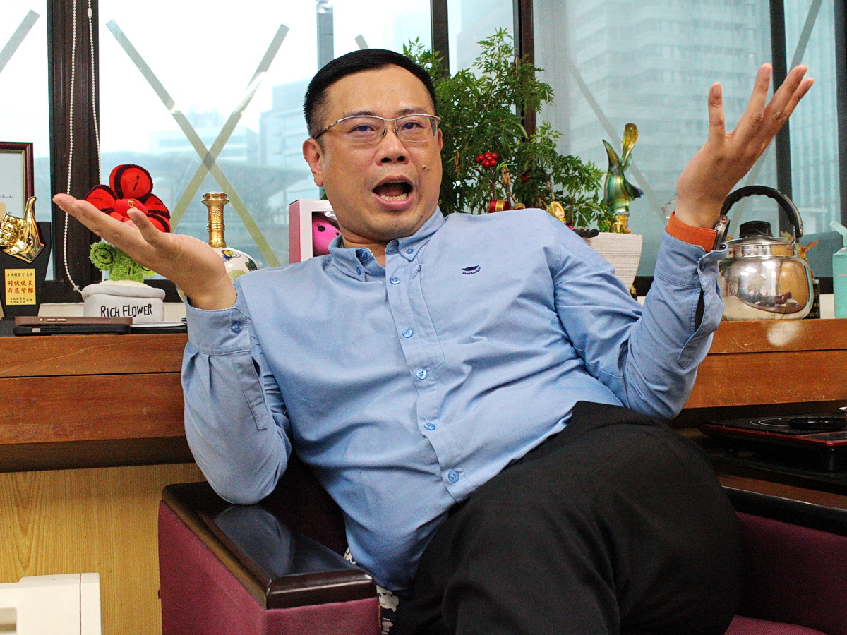 警政署刑事警察局偵查第二大隊大隊長李泱輯直言台灣是個外逃天堂，他主動聯繫領務局、法務部國兩司，希望解決外逃問題 (央廣記者王照坤 攝)