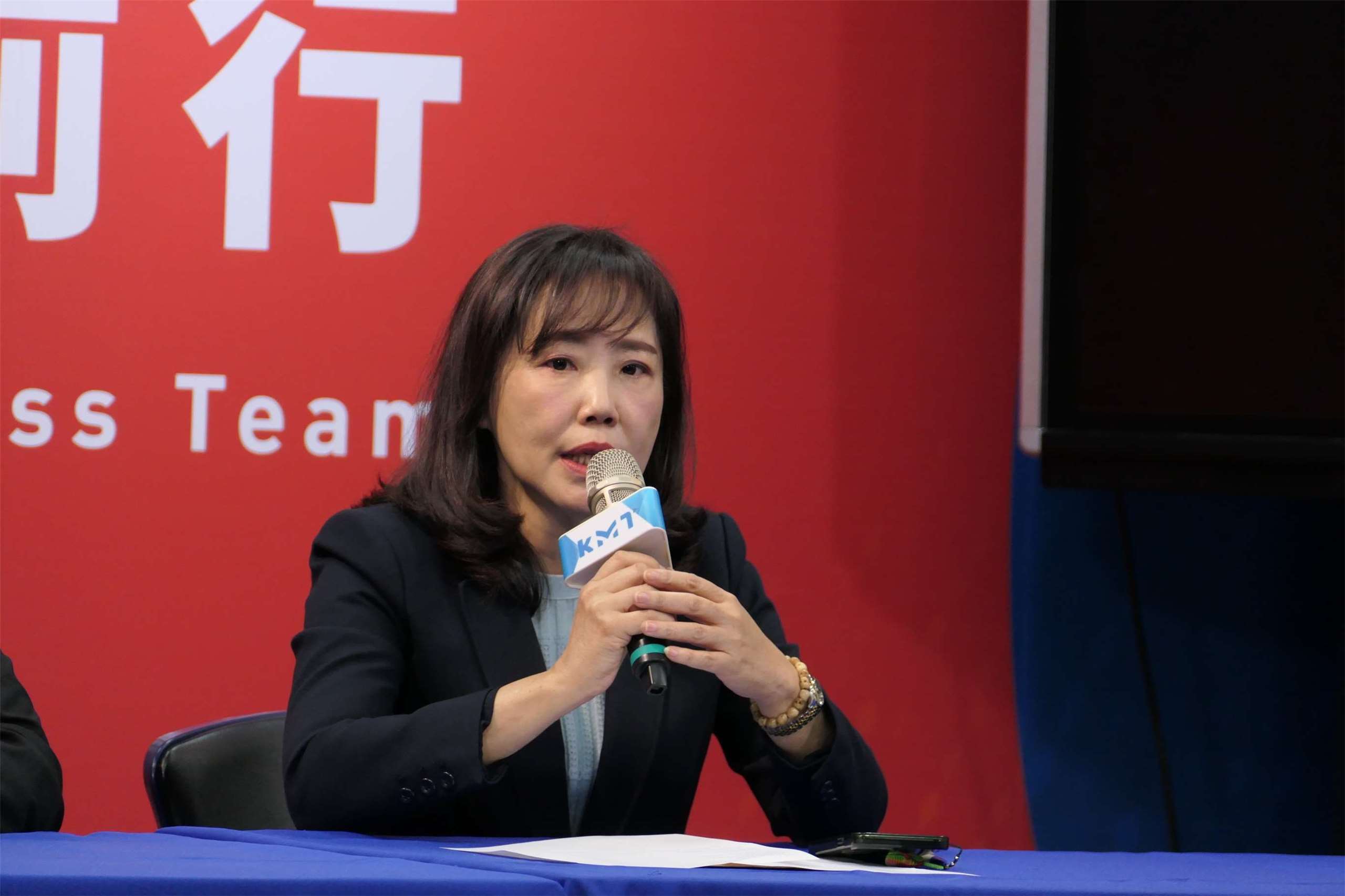 談到藍白未來在年底選戰的合作，國民黨文傳會副主委尹乃菁今天(11日)說，目前藍、白在苗栗縣、基隆市有很好的合作典範，相信未來兩黨高度密切合作下，會推出最強人選。(趙婉淳 攝)