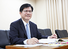 Der taiwanische Außenminister Lin Chia-lung (林佳龍) hat am heutigen Donnerstag gesagt, man versuche anlässlich des bevorstehenden APEC-Gipfels in Südkorea, Treffen des taiwanischen Vertreters mit Trump und anderen Staats- und Regierungschefs zu arrangieren. (Foto: CNA)
