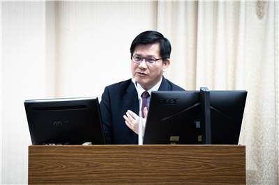 Mit den „22 Maßnahmen zur Bestrafung von Unabhängigkeitsbefürwortern“ und anderen rechtlichen Methoden versucht die kommunistische Partei Chinas extraterritoriale Gerichtsbarkeit über Taiwan auszuüben, so der taiwanische Außenminister Lin Chia-lung (林佳龍) heute bei einer Fragestunde im Parlamentsausschuss für Auswärtiges und Verteidigung. (Foto: 楊仁翔)