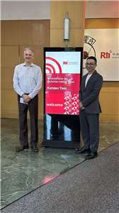 Der neue Generaldirektor des Deutschen Instituts Taipei, Karsten Tietz (links) besuchte am 1. Oktober Radio Taiwan International (RTI). Hier mit RTIs Vizepräsident Chris Liu (Foto: RTI)