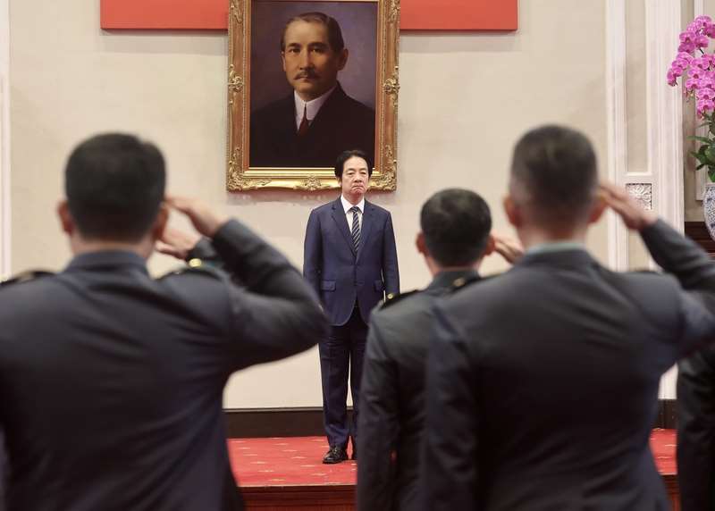 Taiwans Präsident Lai Ching-te (賴清德) spricht bei der Beförderungszeremonie für höhere Offiziere im Dezember. (Foto: CNA)