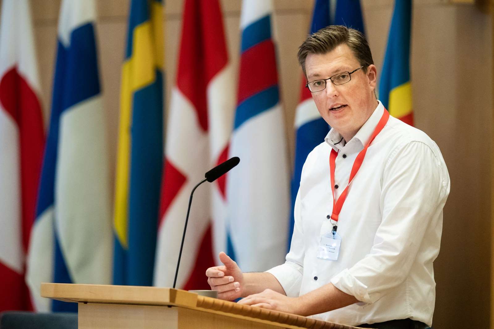 Der sozialdemokratische Abgeordnete Kasper Roug spricht auf der Sitzung des Nordischen Rates in Stockholm, Schweden. (Foto: Nordischer Rat)