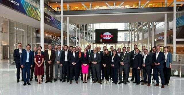 Die Delegation aus Sachsen mit Michael Kretschmer, Sachsens Ministerpräsident, Wirtschaftsminister Dirk Panter und Wissenschaftsminister Sebastian Gemkow in Begleitung von Dr. Eva Langerbeck, Generaldirektorin des Deutschen Wirtschaftsbüros Taipei. (Foto: Frank Bösenberg, Direktor von Silicon Saxony e.V.)
