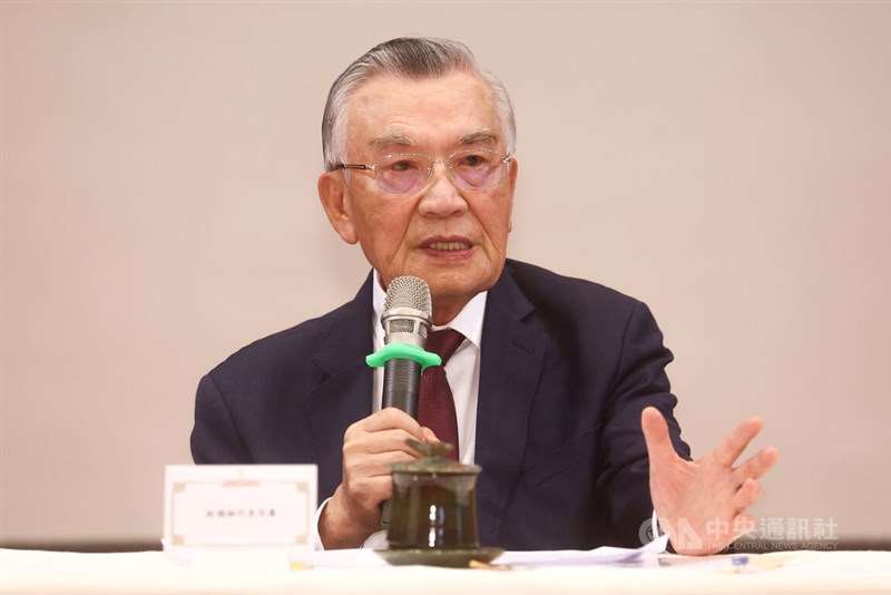 Taiwans APEC-Gesandter Lin Hsin-i spricht am Montag auf einer Pressekonferenz in Taipeh. CNA-Foto vom 3. November 2025