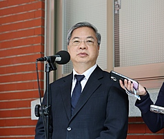 Wirtschaftsminister Gong Mingxin (龔明鑫)