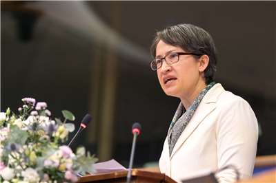 Vizepräsident Hsiao Bi-khim hielt am 7. eine Grundsatzrede auf dem IPAC-Gipfel und trat damit zum ersten Mal als amtierende Vizepräsidentin Taiwans im Europäischen Parlament auf. (Foto: Präsidialamt)