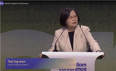 Die ehemalige Präsidentin Tsai Ing-wen  ist seit 15 Jahren wieder in Deutschland spricht auf der "Berlin Freedom Conference" (Screenshot vom Livestream der Veranstaltungsseite https://www.berlin-freedom-conference.com/)