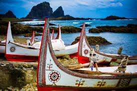 Die Boote des indigenen Volkes Dawu auf Lanyu, der Orchideeninsel