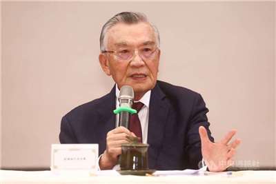 Taiwans APEC-Gesandter Lin Hsin-i spricht am Montag auf einer Pressekonferenz in Taipeh. CNA-Foto vom 3. November 2025