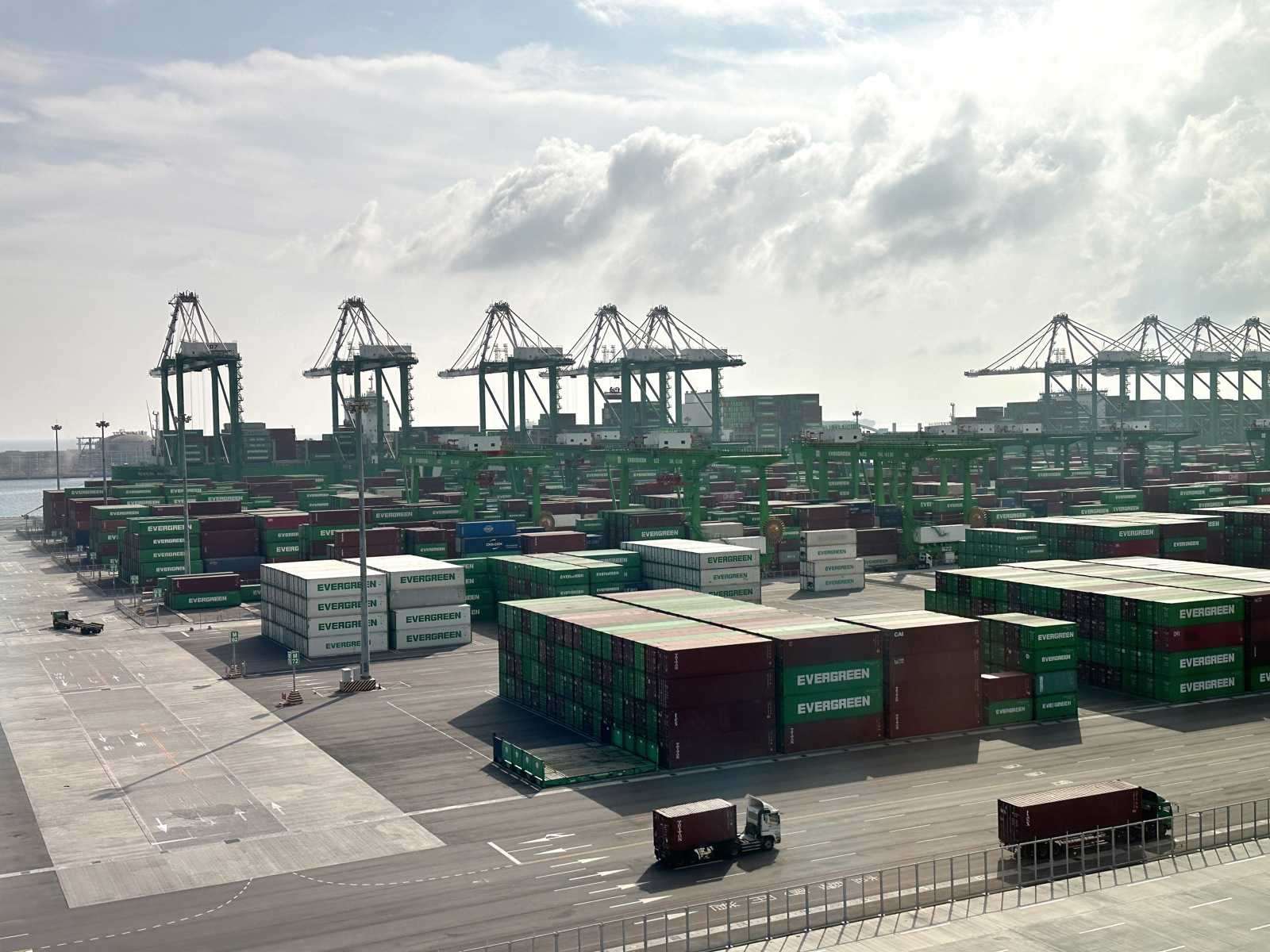 Evergreen-Container im Hafen von Kaohsiung. (CNA-Foto)