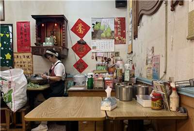 Kleine vegetarische Restaurants wie hier in Neu-Taipei gibt es in Taiwan viele. Oftmals sind sie buddhistisch ausgerichtet. (Foto: privat)