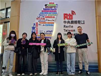 Von links nach rechts: Monica, Angela, Alisa, Ivony, Miranda, Janet und Tomas von der NCCU. Es fehlt Joanne. (Foto: Ilon Huang)