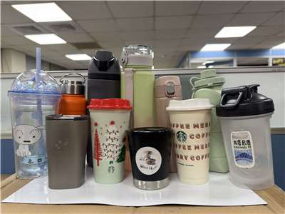 Gängige Wasserflaschen in Taiwan  (Bild: RTI)