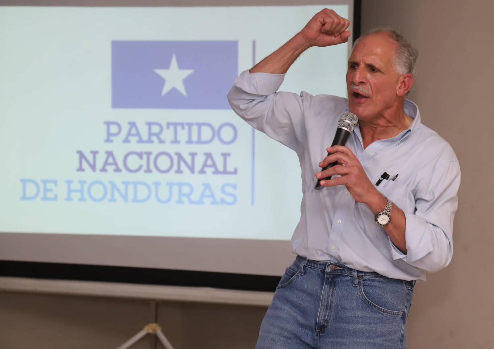 Der honduranische Präsidentschaftskandidat Nasry Asfura. (Facebook, Foto: Papi a la Orden)