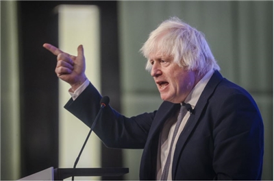 Der ehemalige britische Premierminister Boris Johnson hält am Dienstag, dem 5. August 2025, seine Grundsatzrede. (Foto: CNA)