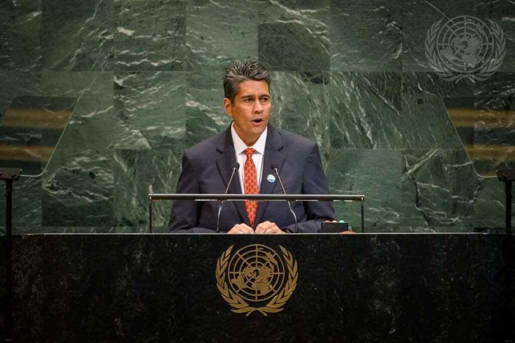 Palaus Präsident Surangel S. Whipps, Jr. spricht während der Plenarsitzung der Generalversammlung der Vereinten Nationen am 25. September  (Foto: X@Journal_UN_ONU）