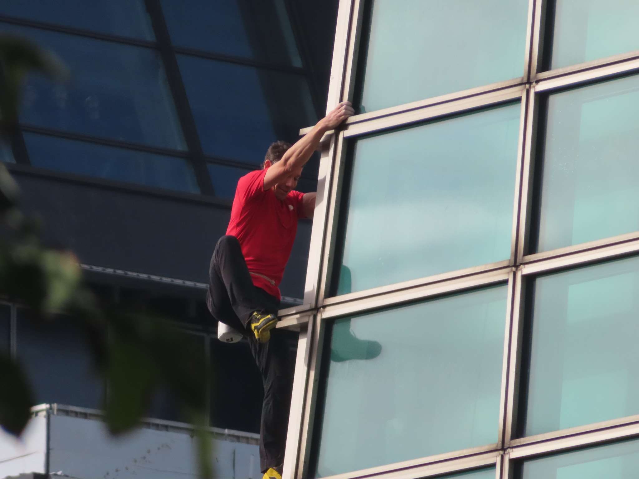 Der 40-jährige Free-Solo-Kletterer Alex Honnold hat am Sonntag den 508 Meter hohen, 101-stöckigen Taipei 101 erklommen. (Foto: Ilon Huang)