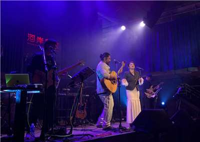 Umaq am 12.12.2025 im Riverside Livehouse 