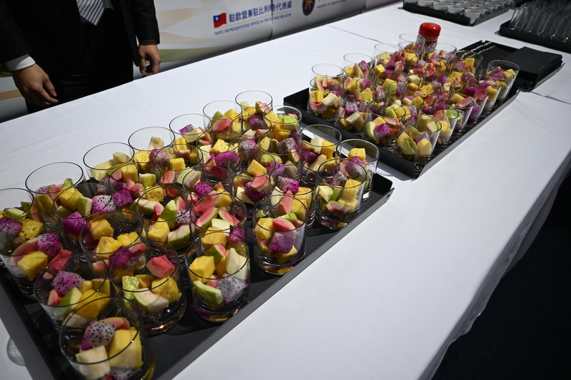Taiwanisches Obst ist in Europa zunehmend sichtbar. Bürgermeister und Landräte aus Taiwan reisen immer wieder nach Europa, um Früchte und daraus hergestellte Produkte zu bewerben. In einigen Feinkostsupermärkten ist das Obst bereits erhältlich, wenn auch zu vergleichsweise hohen Preisen. (Foto: CNA)