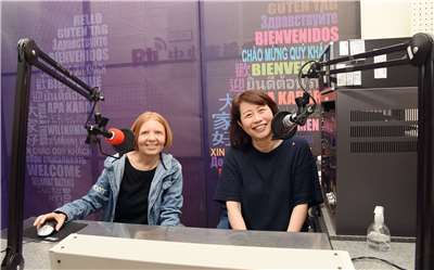 Eva und Bihui sind langjährige Kolleginnen bei Radio Taiwan International. (Foto: Eva Triendl)