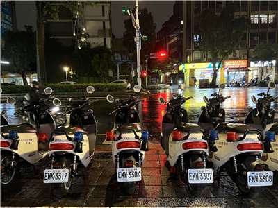 Der taiwanische E-Scooter-Hersteller Gogoro versorgt sogar die taiwanische Polizei mit Scootern – mit Blaulicht selbstverständlich. (Foto: privat)