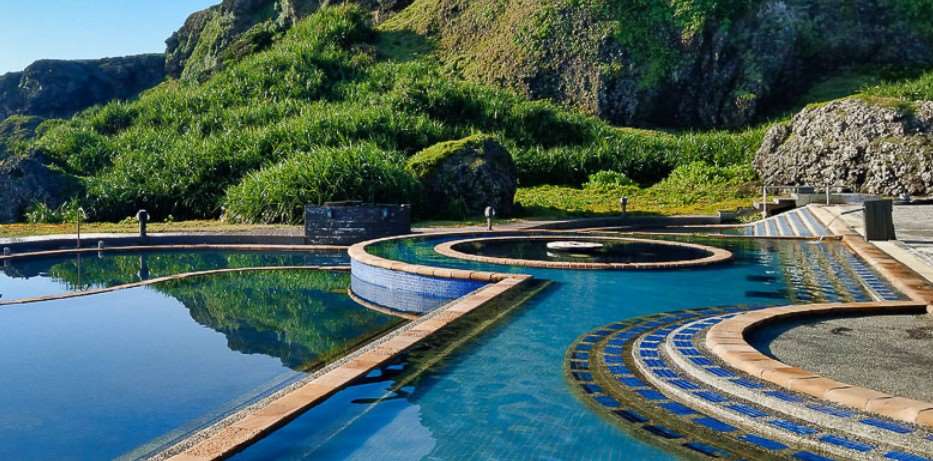 Die Zhaori Hot Spring ist eine der wenigen Meerwasser Heißen-Quellen weltweit.
