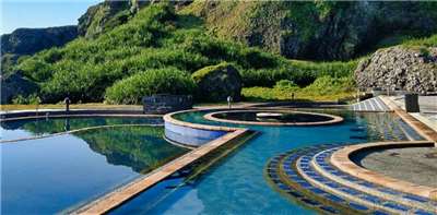 Die Zhaori Hot Spring ist eine der wenigen Meerwasser Heißen-Quellen weltweit.