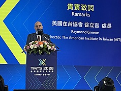Raymond Greene, Direktor der US-amerikanischen De-facto-Botschaft (AIT), appellierte am 26. März an das taiwanische Parlament, blockierte Rüstungsbudgets zügig zu verabschieden. Zur glaubhaften Abschreckung gegenüber China erwarte Washington, dass die Inselrepublik ihre Militärausgaben auf fünf Prozent des Bruttoinlandsprodukts (BIP) anhebe. (Foto: CNA)