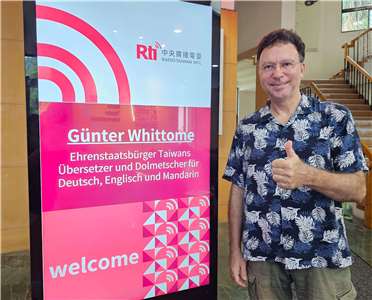 Günter Whittome lebt seit 2003 in Taiwan und arbeitet selbstständig als Dolmetscher und Übersetzer.
