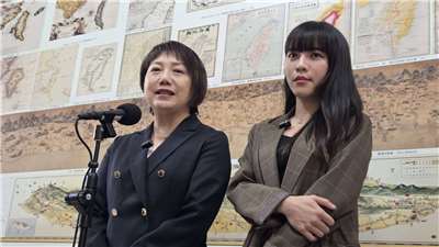 DPP-Fraktionsgeschäftsführerin Fan Yun (links) erwiderte auf die Aussage der KMT-Vorsitzenden Cheng Li-wun, der„Konsens von 1992“ habe Taiwan Frieden gebracht, dass die Mehrheit der taiwanischen Öffentlichkeit dies nicht unterstütze. (Foto: Liu Yu-chiu 劉玉秋）