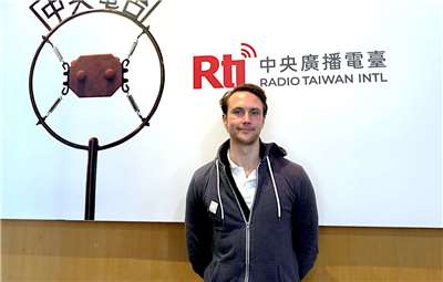Patrick zu Gast im Studio bei RTI, wo er über seine Erfahrungen während seiner Promotion in Taiwan spricht (Foto: Alexander Kunz).