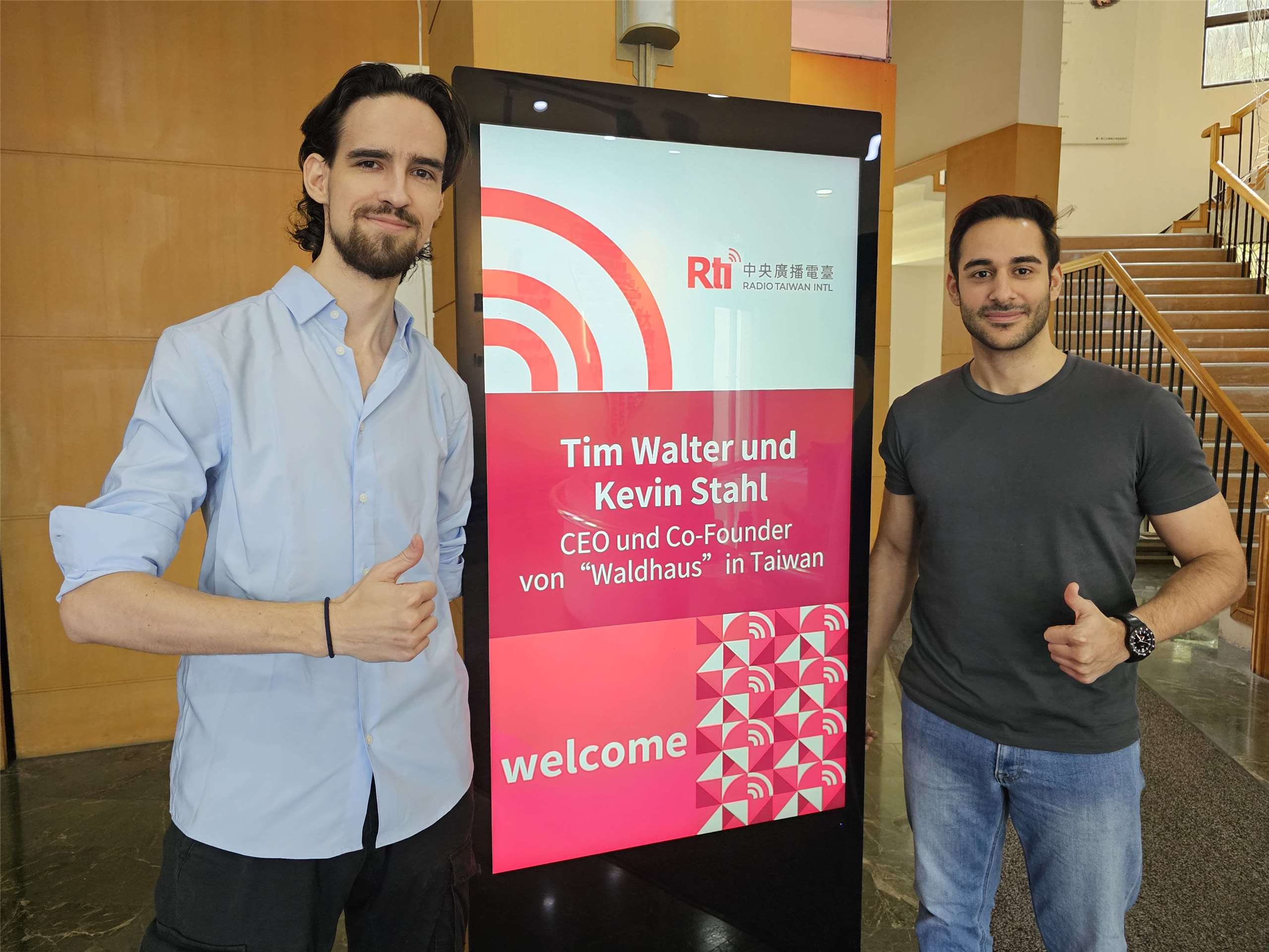 Tim Walter (rechts) und Kevin Stahl (links), die Gründer von Waldhaus.