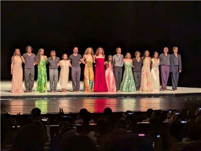 Das Tanztheater Wuppertal Pina Bausch spielt im Nationaltheater Taipei vor vollen Rängen (Bild: Carina Rother)