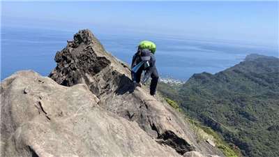 Der Stegosaurus-Pfad (Bild: https://unlockingtaiwan.com/stegosaurus-ridge-trail-in-taipei)