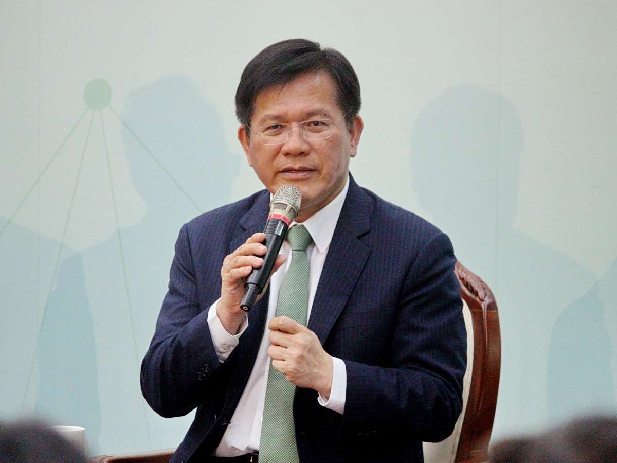 Außenminister Lin Chia-lung bei einem Treffen mit Medien (Foto: RTI)
