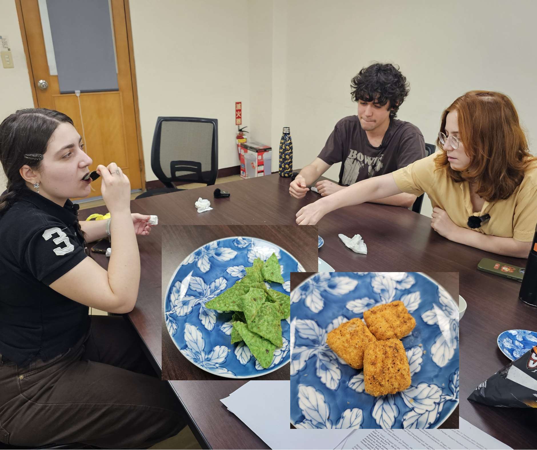 Grazia, Benedict (der leider früher gehen mußte), Iwen und Juliane bei der Verkostung ausgefallener Chipssorten in Taiwan