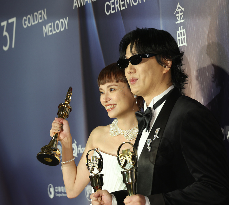 PiA und Ricky Hsiao erhielten die Golden Melody Awards in der Sprachkategorie Taiwanisch (Foto: CNA)
