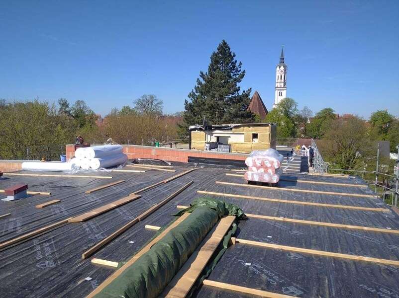 Während einem Hochwasser im Juni 2024 kam es am Kinder- und Jugendzentrum St. Josef im bayerischen Schrobenhausen zu schweren Schäden. Dass neben Reparaturen von Hochwasserschäden in Höhe von rund einer Millionen auch das Dach erneuert werden konnte, ist auch einer Spende aus Taiwan zu verdanken. (Foto: Website St. Josef)