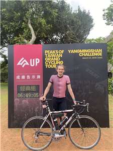 Felix nach Beendigung des Yangmingshan-Rennens, Teil des Peaks of Taiwan Grand Cycling Tour (Foto: Felix)