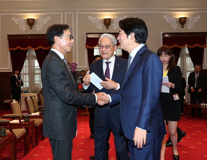 Präsident Lai Ching-te begrüßt neue Vorstandsmitglieder des Industrie- und Handelsverbands (Foto: CNA)