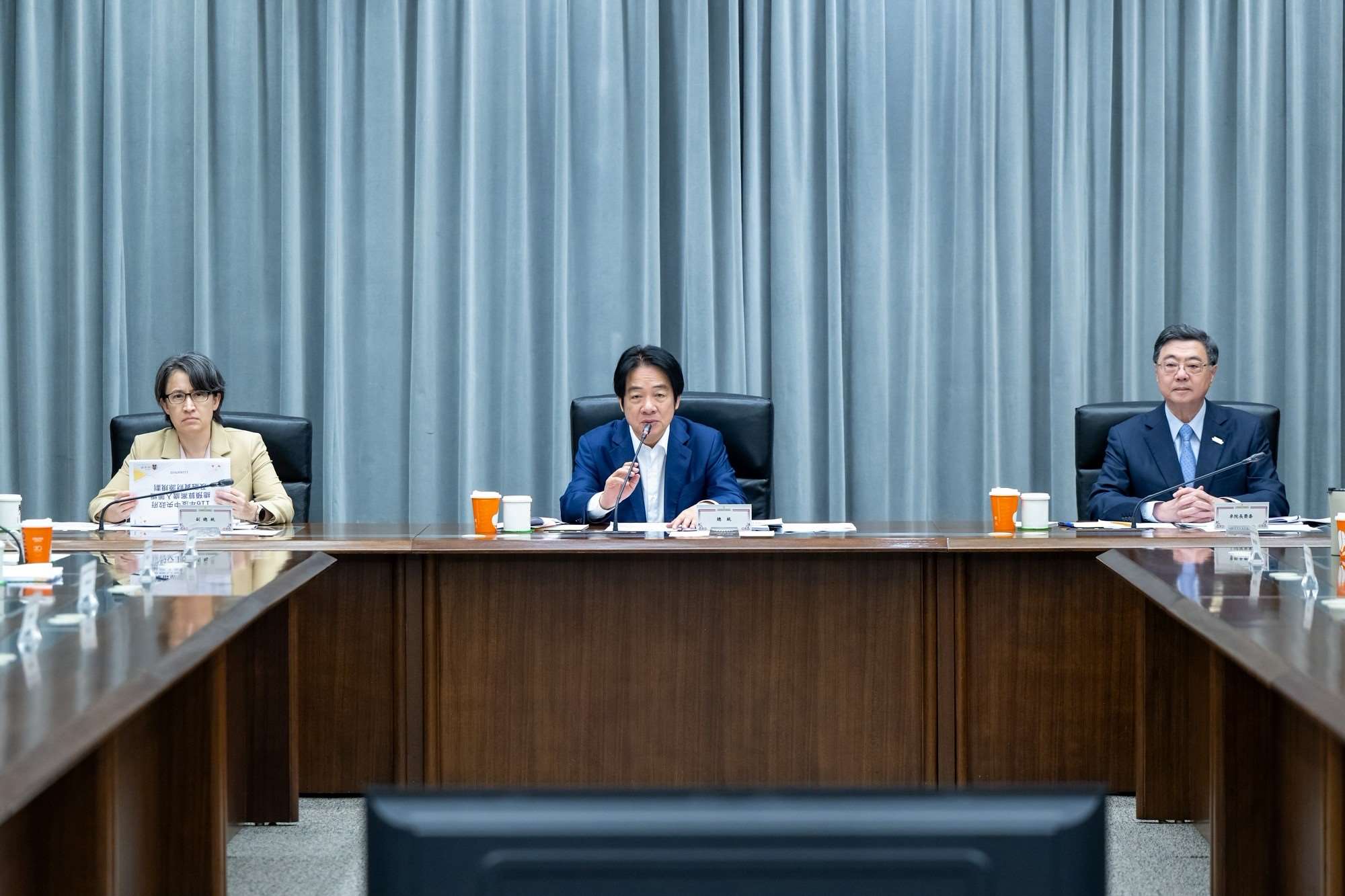 Präsident Lai Ching-te wurde gestern über den „Zentralregierungshaushalt 2027“ informiert. (Foto: Präsidialamt)