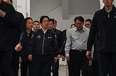 Der taiwanische Präsident Lai Ching-te (賴清德) nahm in der Nacht zum Donnerstag erstmals an einer sogenannten “Wan Chun”-Übung (萬鈞演習) teil. (Foto: CNA)