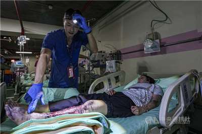 Das Shuang Ho Hospital simuliert am Donnerstag während der Urban-Resilience-Übung in Nordtaiwan ein Szenario mit Stromausfall. (Foto: CNA 13. August 2026.)