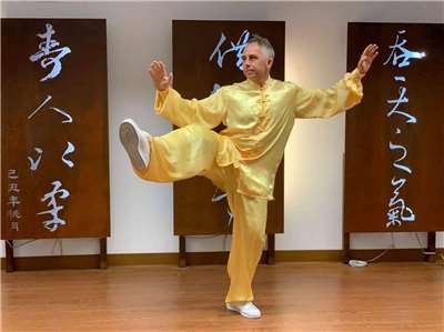 Peter Mayer betreibt auch heute noch Kampfkunst, allerdings heutzutage in erster Linie Taiqi (Foto: Peter Mayer)