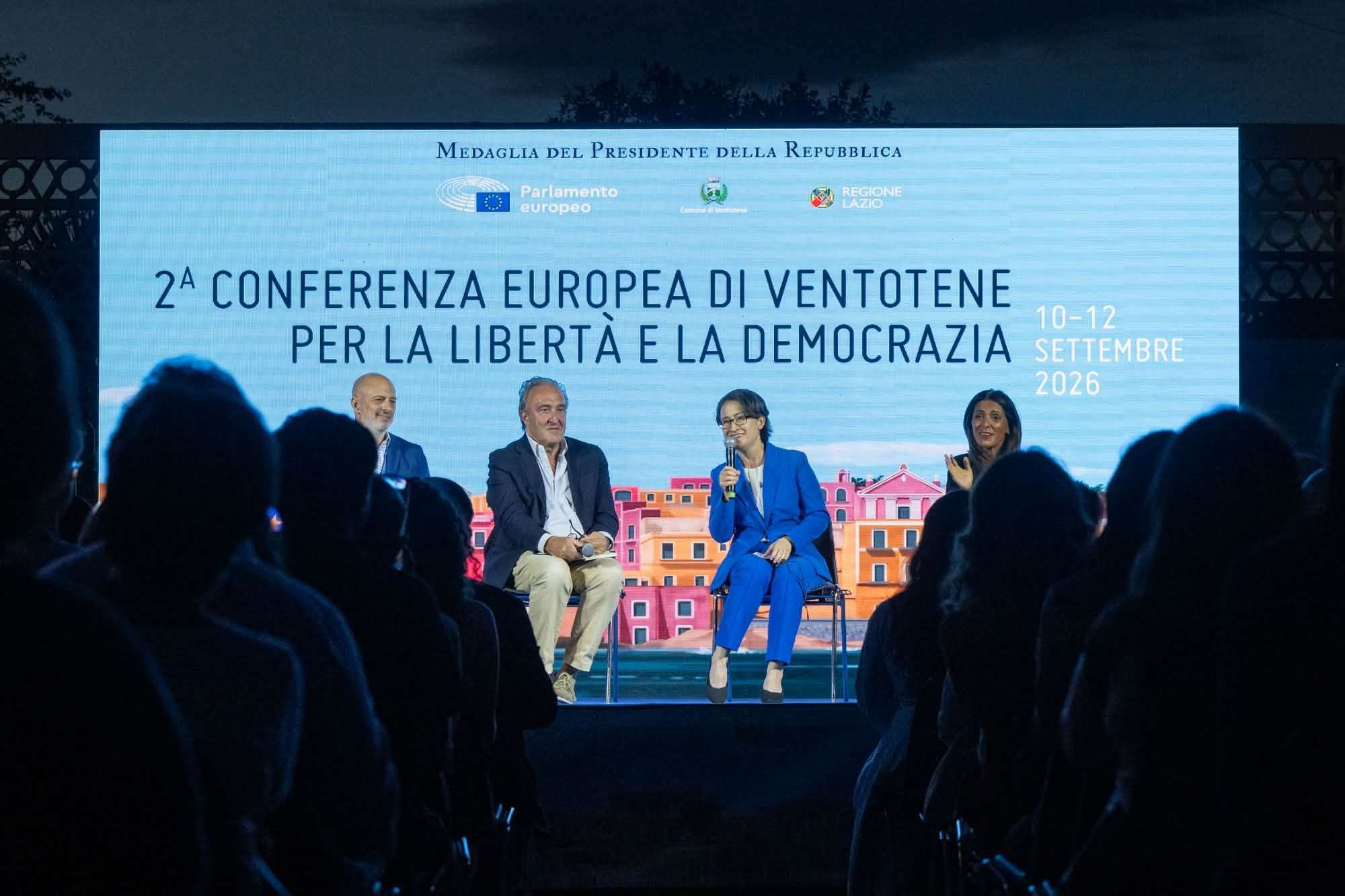 Die taiwanische Vizepräsidentin Hsiao Bi-khim (蕭美琴) nahm in Italien an der zweiten Ventotene-Konferenz für Freiheit und Demokratie teil. (Foto: Vizepräsidentin Hsiao auf facebook)