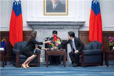 Der taiwanische Präsident Lai Ching-te (賴清德) hat am heutigen Donnerstag (17. September) eine Delegation der Gouverneurin von Michigan Gretchen Whitmer empfangen. (Foto: Präsident Lai auf Facebook)