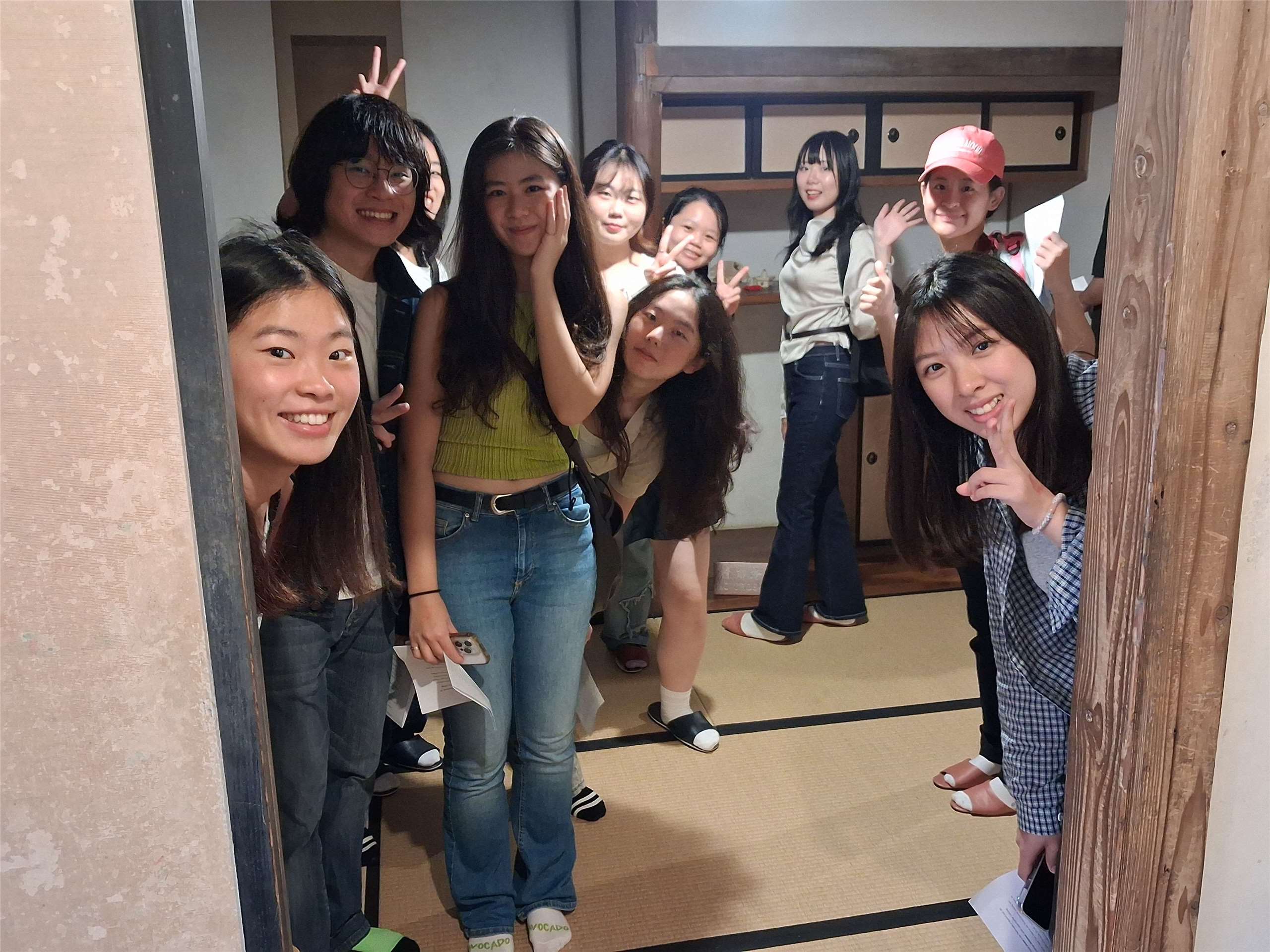 Die Studierenden in einem Wohnheim (Foto: Ilon Huang)